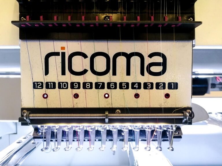 Machine à broder professionnelle