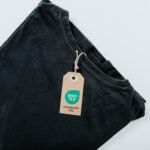 Etiquette label Oeko Tex Standart 100 sur un t-shirt
