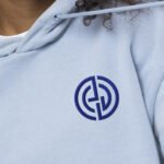 Broderie logo coeur sur sweat
