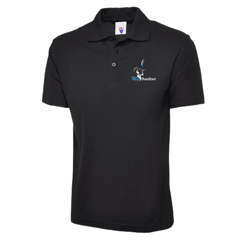 Polo My traiteur noir brodé coeur bleu ciel et blanc de face