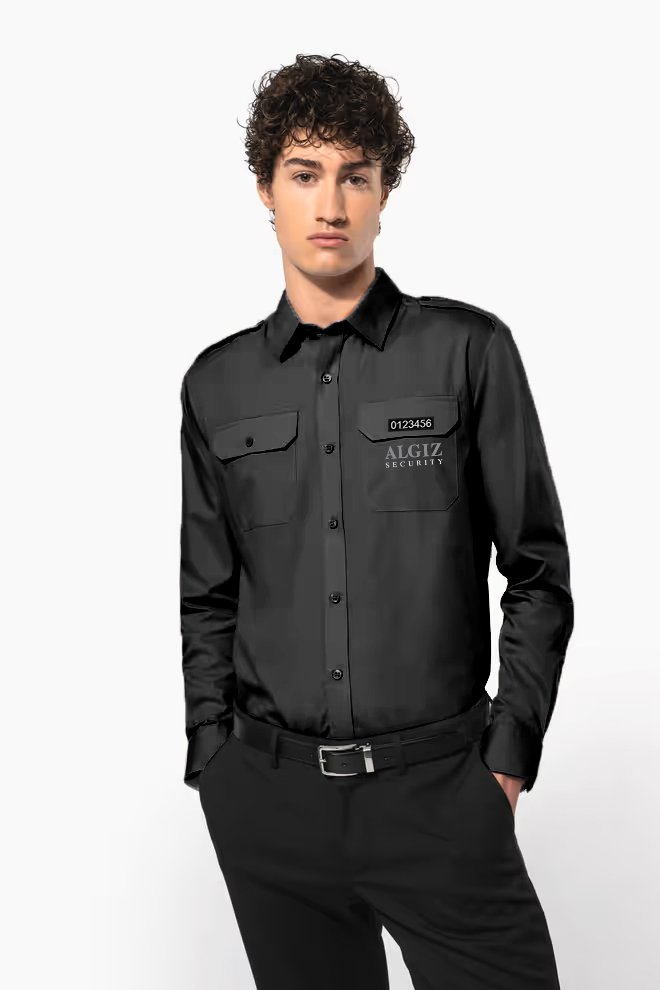 Agent de sécurité Algiz Security habillé avec sa chemise pilote noir brodé