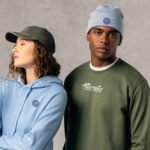 Marque de vêtement avec sweat à capuche brodé, casquette brodé, bonnet brodé et sweat en flocage
