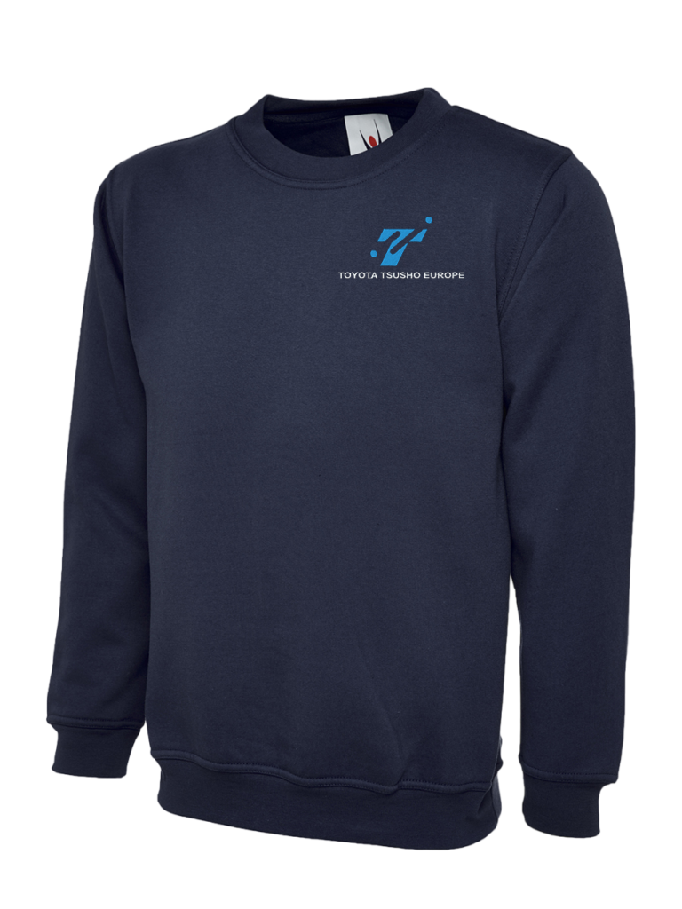 sweat à col rond sans capuche bleu marine brodé avec le logo de Toyota Tsusho en couleur côté coeur